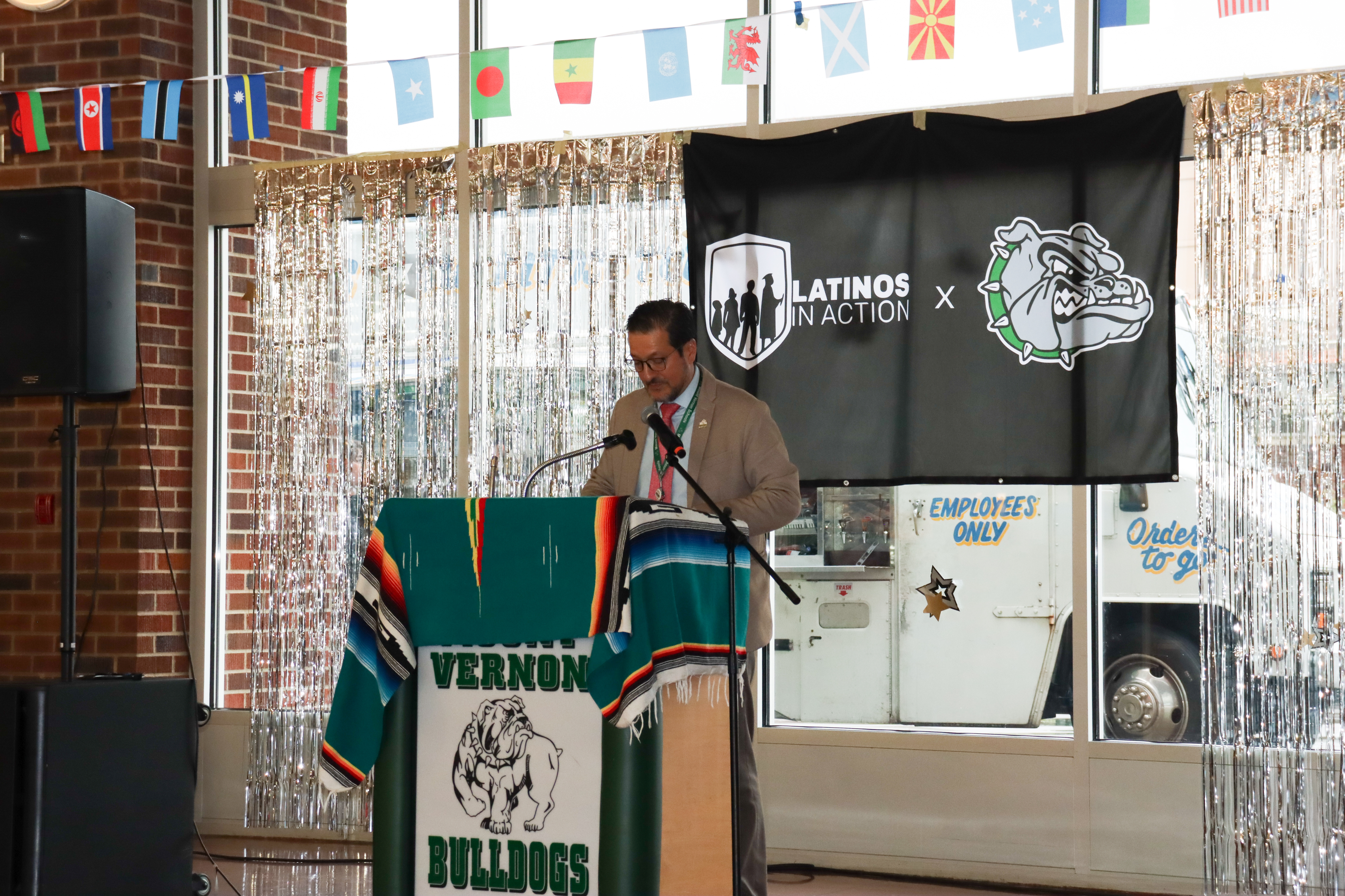 Guest speaker Dr. Vivanco